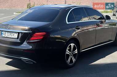 Седан Mercedes-Benz E-Class 2017 в 