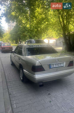 Седан Mercedes-Benz E-Class 1993 в 