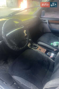 Седан Mercedes-Benz E-Class 1993 в 