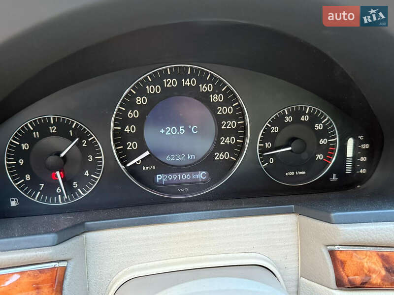 Седан Mercedes-Benz E-Class 2005 в Броварах