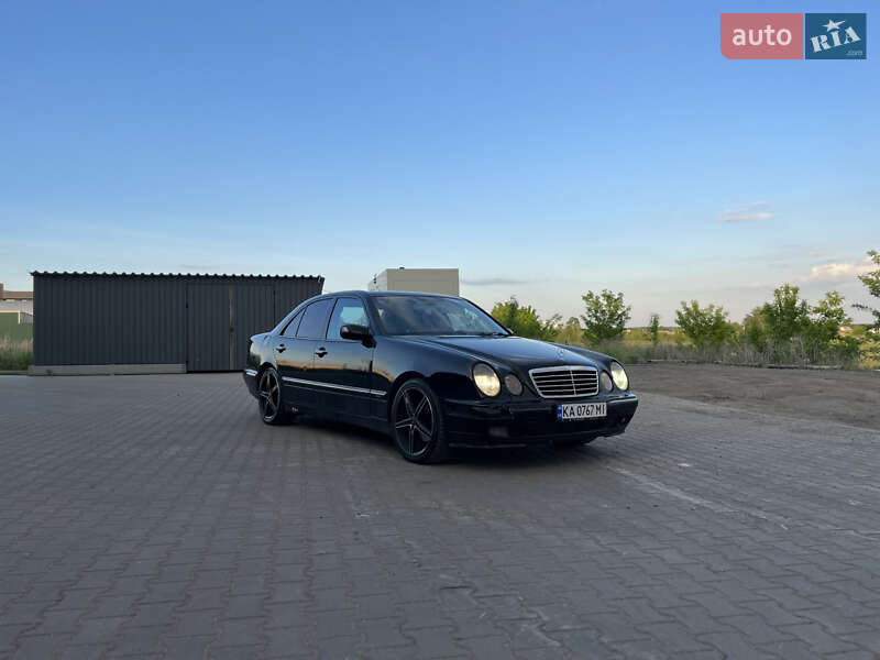 Седан Mercedes-Benz E-Class 2001 в Киеве