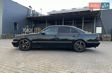 Седан Mercedes-Benz E-Class 2001 в 