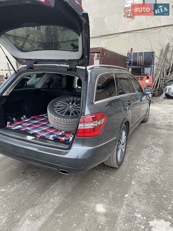 Універсал Mercedes-Benz E-Class 2009 в Тернополі