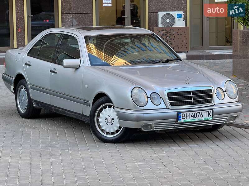 Седан Mercedes-Benz E-Class 1998 в 