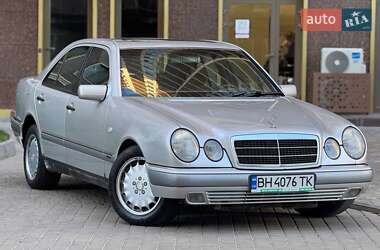 Седан Mercedes-Benz E-Class 1998 в 