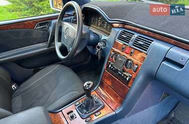 Седан Mercedes-Benz E-Class 1998 в 