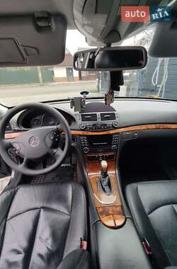 Седан Mercedes-Benz E-Class 2005 в 