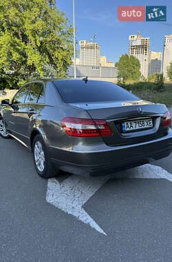 Седан Mercedes-Benz E-Class 2010 в 