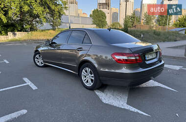 Седан Mercedes-Benz E-Class 2010 в 