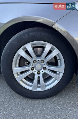 Седан Mercedes-Benz E-Class 2010 в 