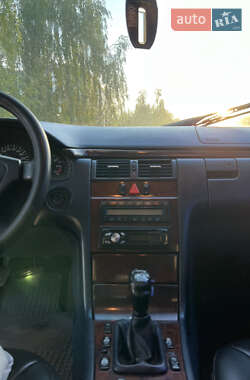 Седан Mercedes-Benz E-Class 1997 в 