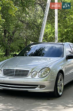 Седан Mercedes-Benz E-Class 2003 в 