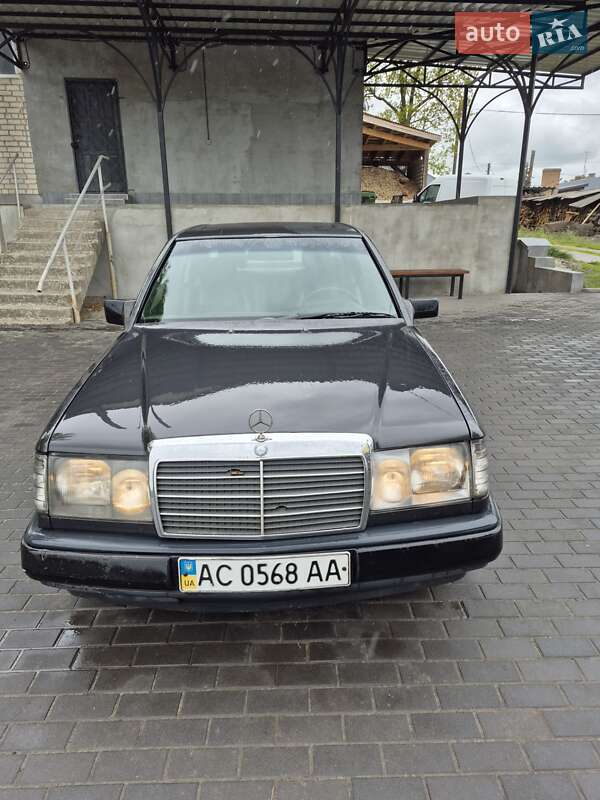 Mercedes-Benz E-Class 1989