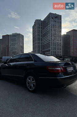 Седан Mercedes-Benz E-Class 2009 в 