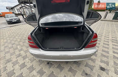 Седан Mercedes-Benz E-Class 2003 в 