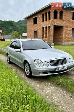 Седан Mercedes-Benz E-Class 2002 в Косові