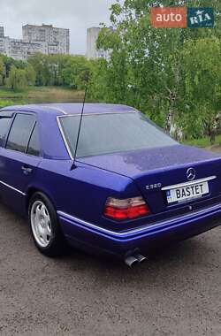 Седан Mercedes-Benz E-Class 1995 в Киеве