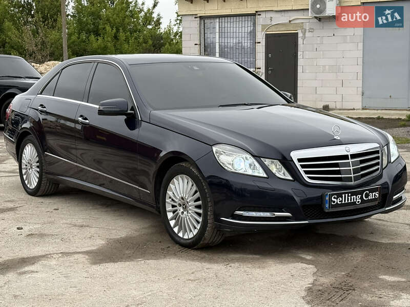 Седан Mercedes-Benz E-Class 2012 в Ровно