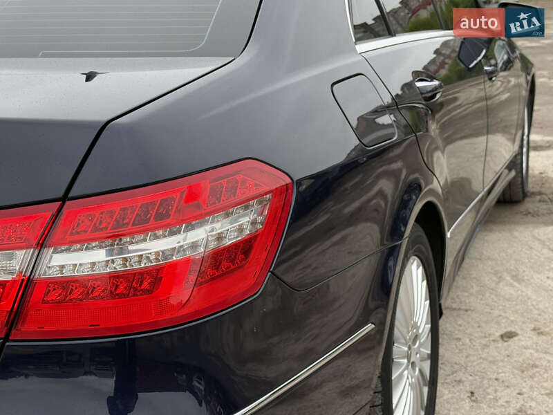 Седан Mercedes-Benz E-Class 2012 в Ровно