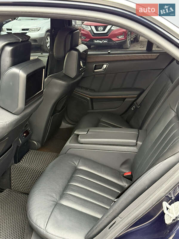 Седан Mercedes-Benz E-Class 2012 в Ровно