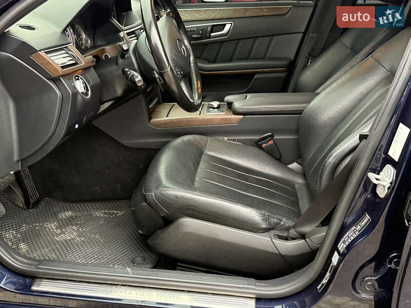 Седан Mercedes-Benz E-Class 2012 в Ровно