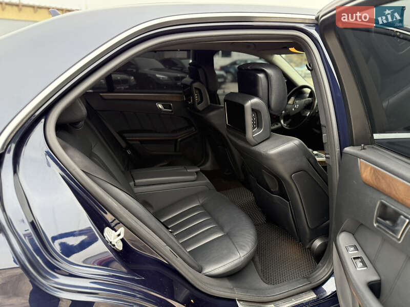 Седан Mercedes-Benz E-Class 2012 в Ровно