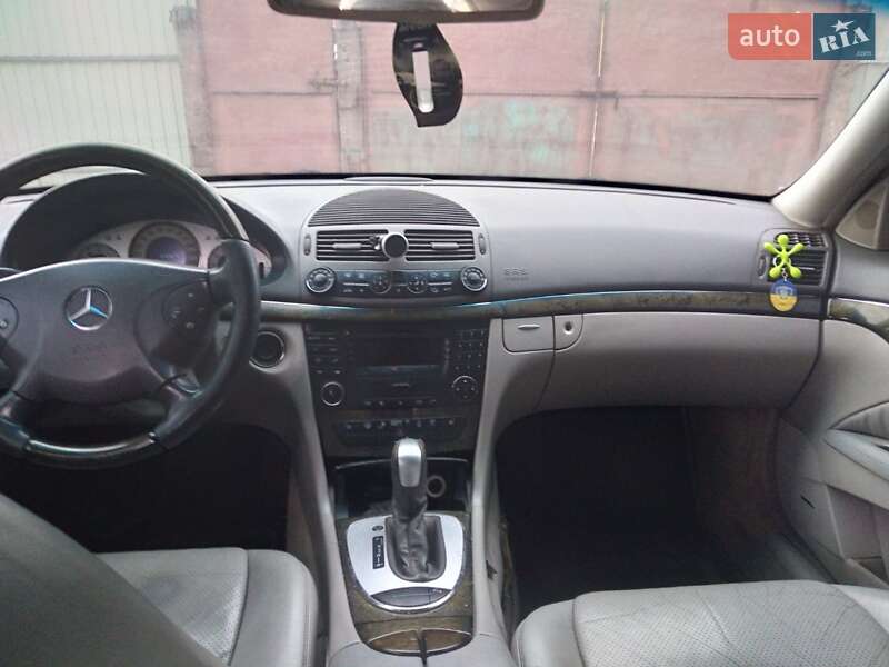 Седан Mercedes-Benz E-Class 2003 в Борисполі