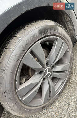 Седан Mercedes-Benz E-Class 2011 в 