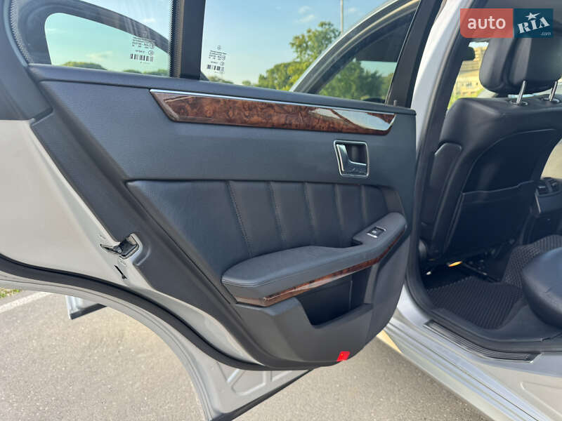 Седан Mercedes-Benz E-Class 2012 в Ивано-Франковске