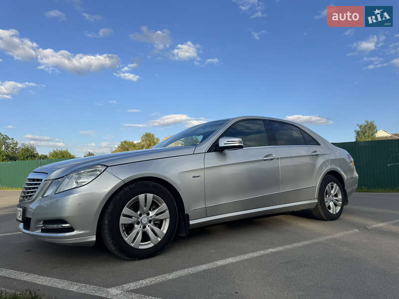Седан Mercedes-Benz E-Class 2012 в Ивано-Франковске
