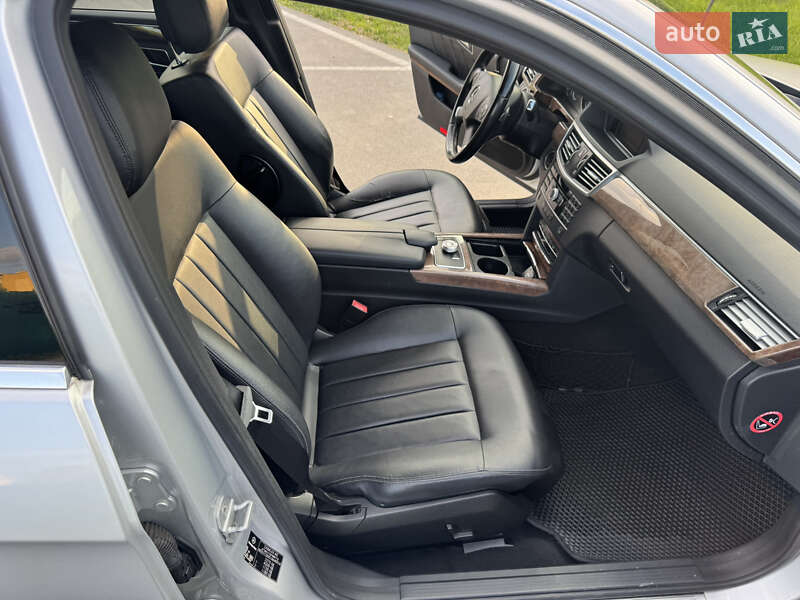 Седан Mercedes-Benz E-Class 2012 в Ивано-Франковске