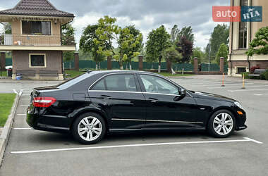 Седан Mercedes-Benz E-Class 2011 в 