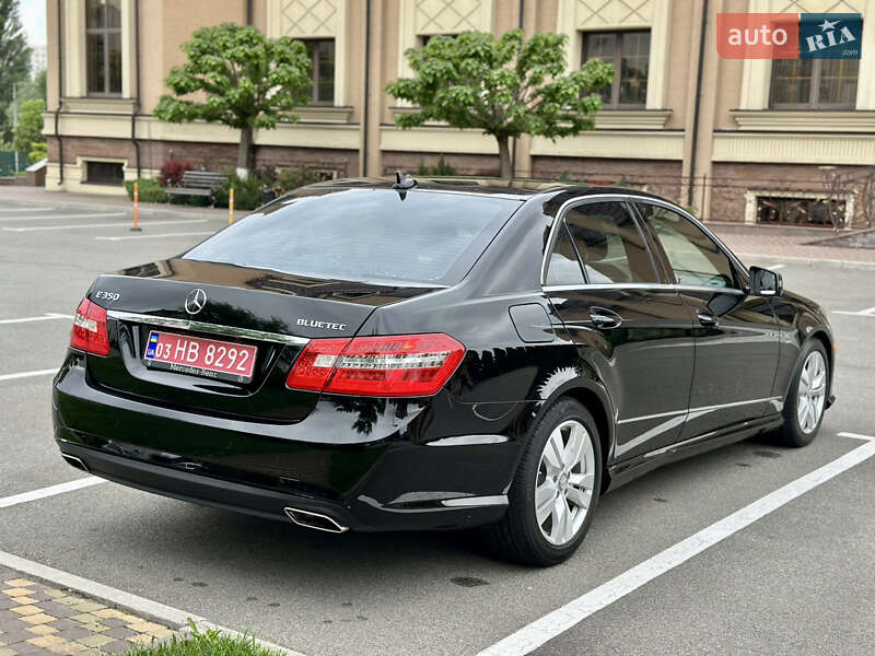 Седан Mercedes-Benz E-Class 2011 в Києві
