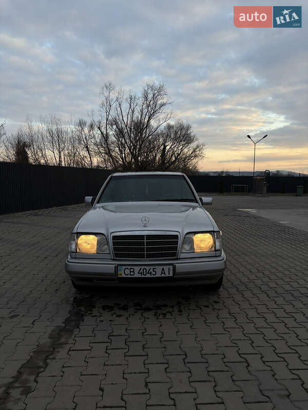 Седан Mercedes-Benz E-Class 1994 в 
