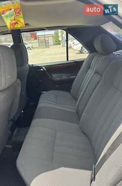 Седан Mercedes-Benz E-Class 1995 в 