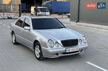 Седан Mercedes-Benz E-Class 2001 в 