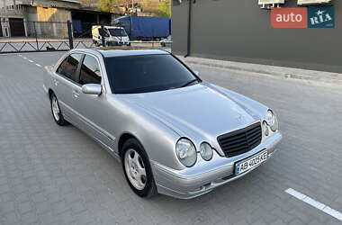 Седан Mercedes-Benz E-Class 2001 в 