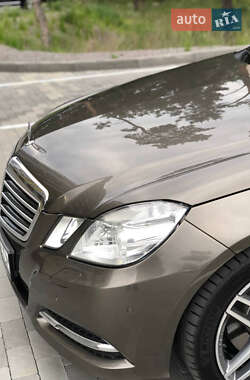 Седан Mercedes-Benz E-Class 2011 в 
