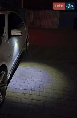 Седан Mercedes-Benz E-Class 2011 в 