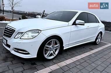 Седан Mercedes-Benz E-Class 2012 в Києві