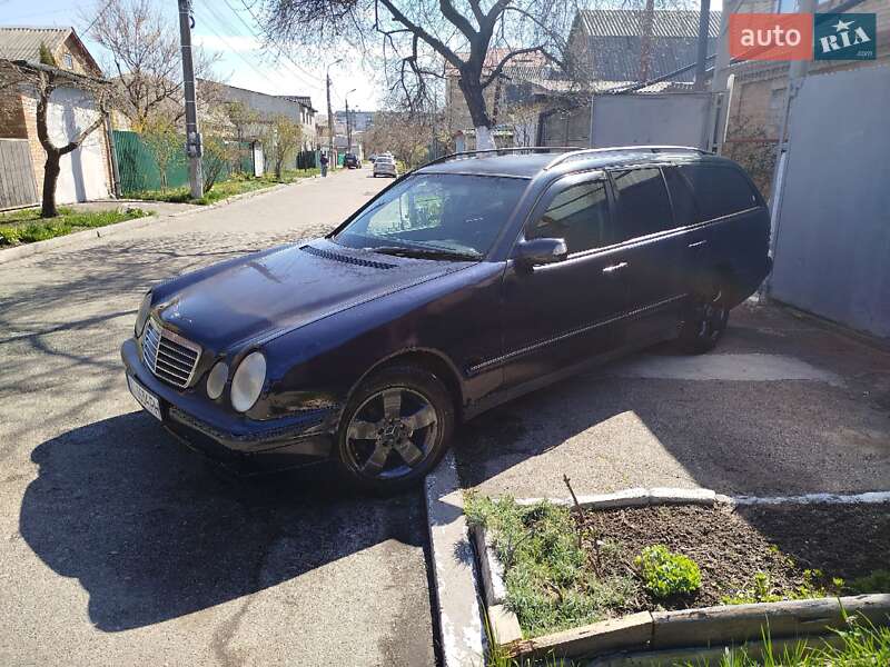 Mercedes-Benz E-Class 2000