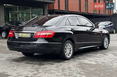 Седан Mercedes-Benz E-Class 2012 в 