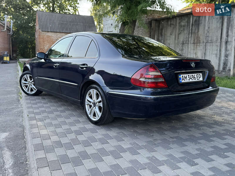 Седан Mercedes-Benz E-Class 2002 в Лубнах