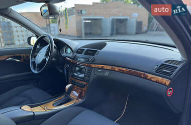 Седан Mercedes-Benz E-Class 2002 в 