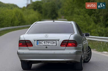 Седан Mercedes-Benz E-Class 2000 в 