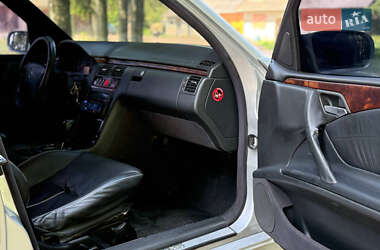 Седан Mercedes-Benz E-Class 2000 в 