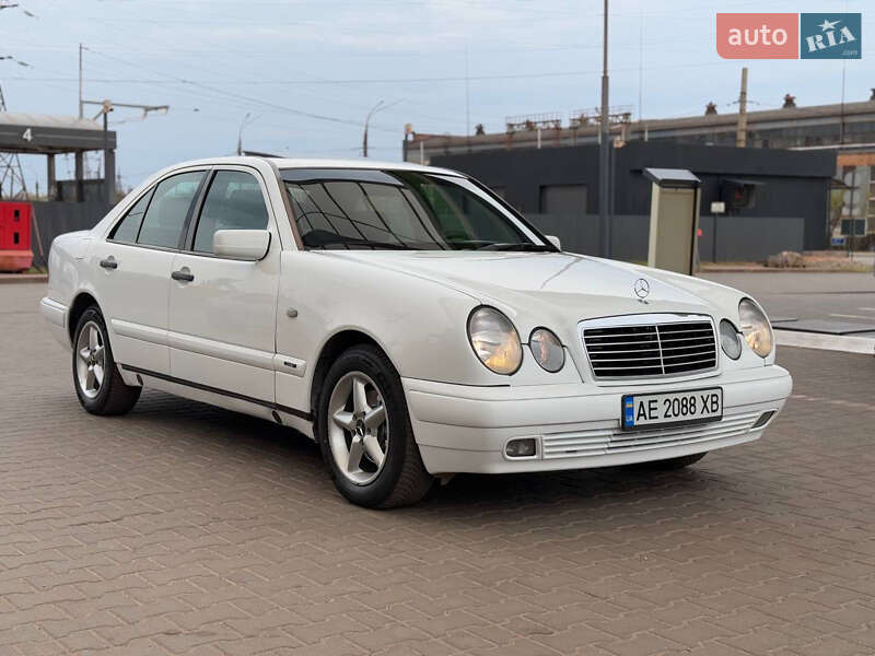 Седан Mercedes-Benz E-Class 1999 в Кривом Роге