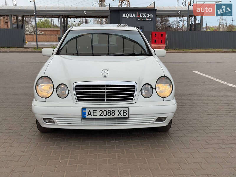 Седан Mercedes-Benz E-Class 1999 в Кривом Роге