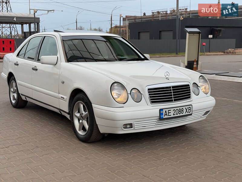 Седан Mercedes-Benz E-Class 1999 в Кривом Роге