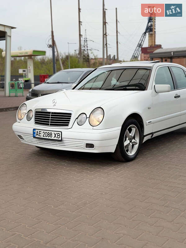Седан Mercedes-Benz E-Class 1999 в Кривом Роге